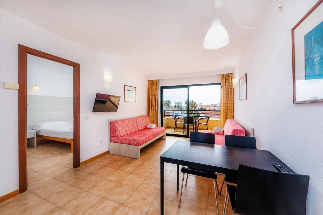 Holiday home Apto Con Terraza 104